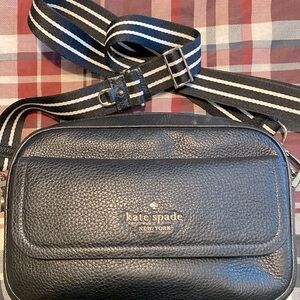 Kate Spade Crossbody purse. Excellent condition! No stains or rips.